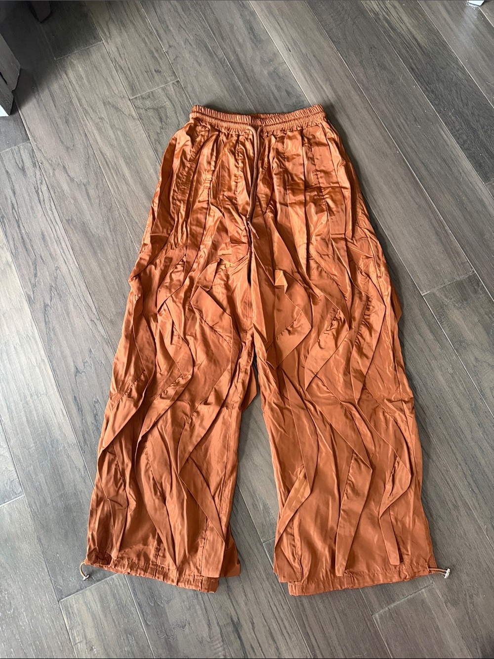 NWT MICAS WOMEN’s  Relaxed Drawstring Pants - Rust/Coffee med